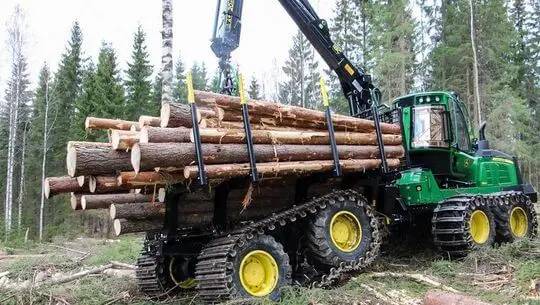 Skogsmaskinförare utbildning via JTECH Maskinutbildning